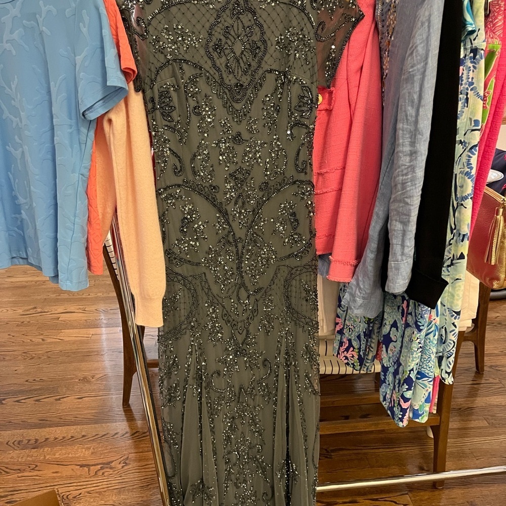 Elegant embellished beaded mesh steel blueish / grey Gown Pisarro Nights size 2 - Picture 4 of 14